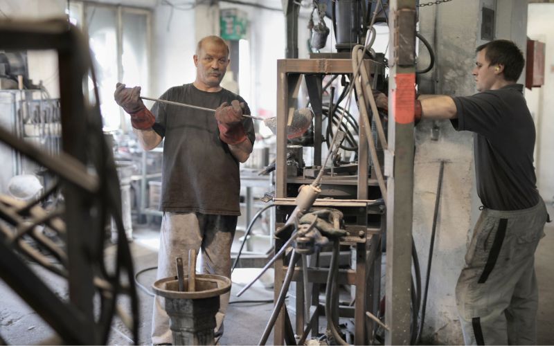 Welke werkschoenen zijn geschikt voor mensen die veel staan tijdens hun werk?