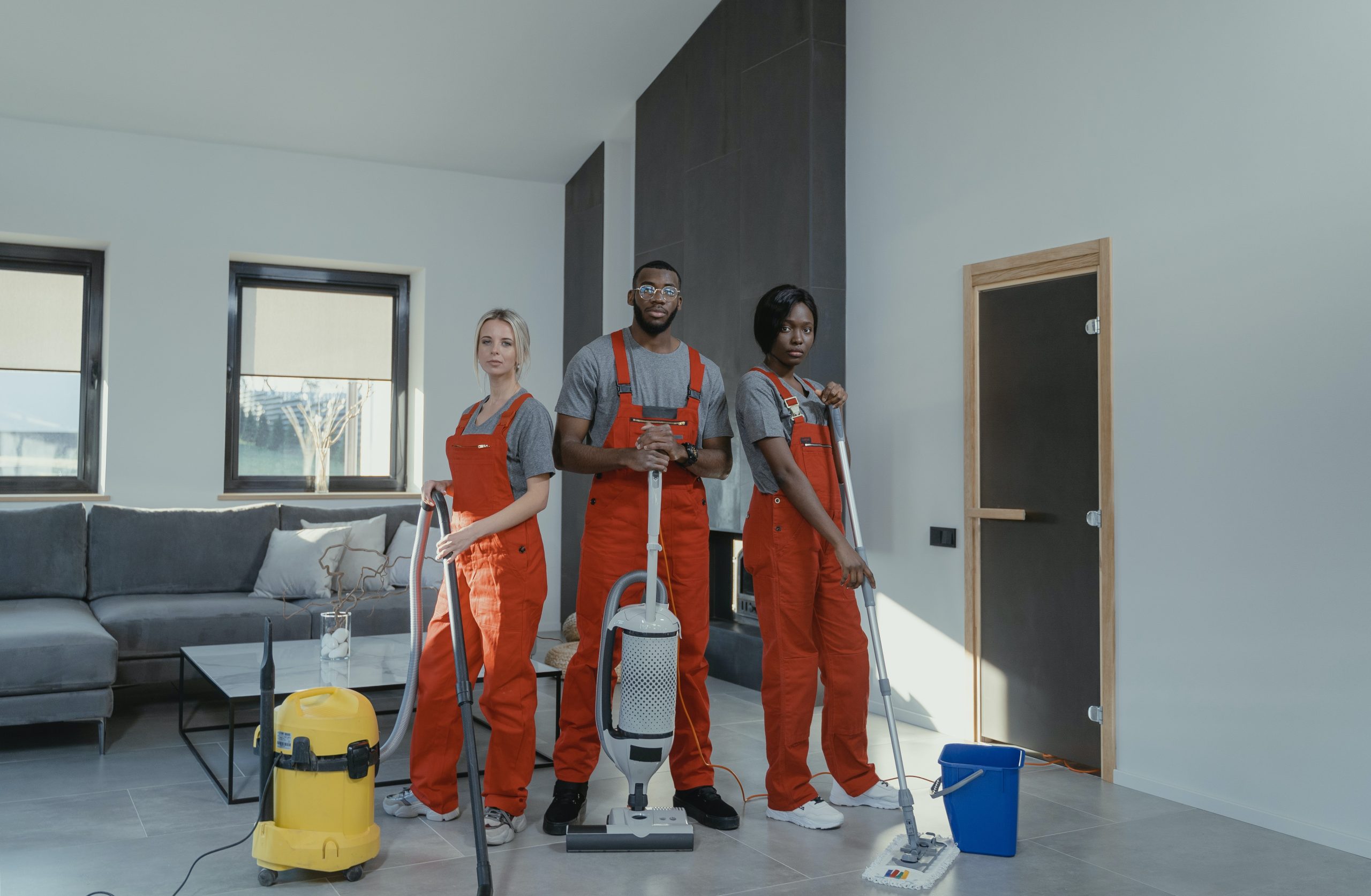 Top 5 beste werkschoenen voor de schoonmaker: bescherming en grip tijdens het schoonmaken.