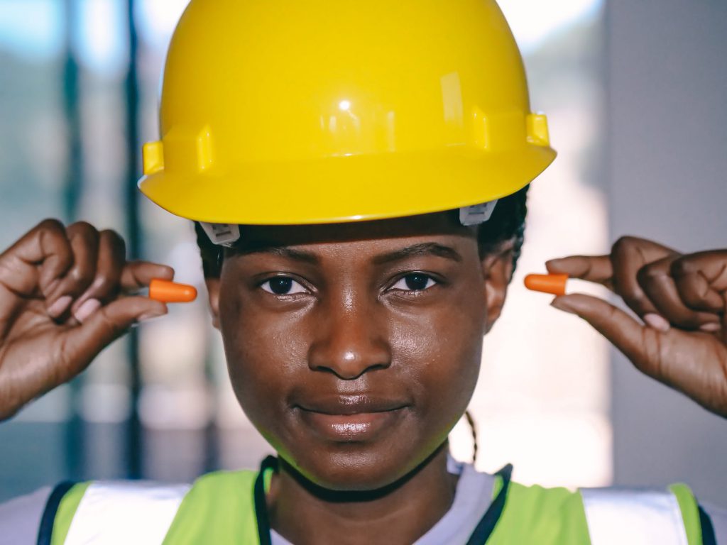 Vrouwen in de bouw: Een gids voor werkschoenen die passen bij de behoeften van vrouwen + top 5 werkschoenen voor vrouwen!