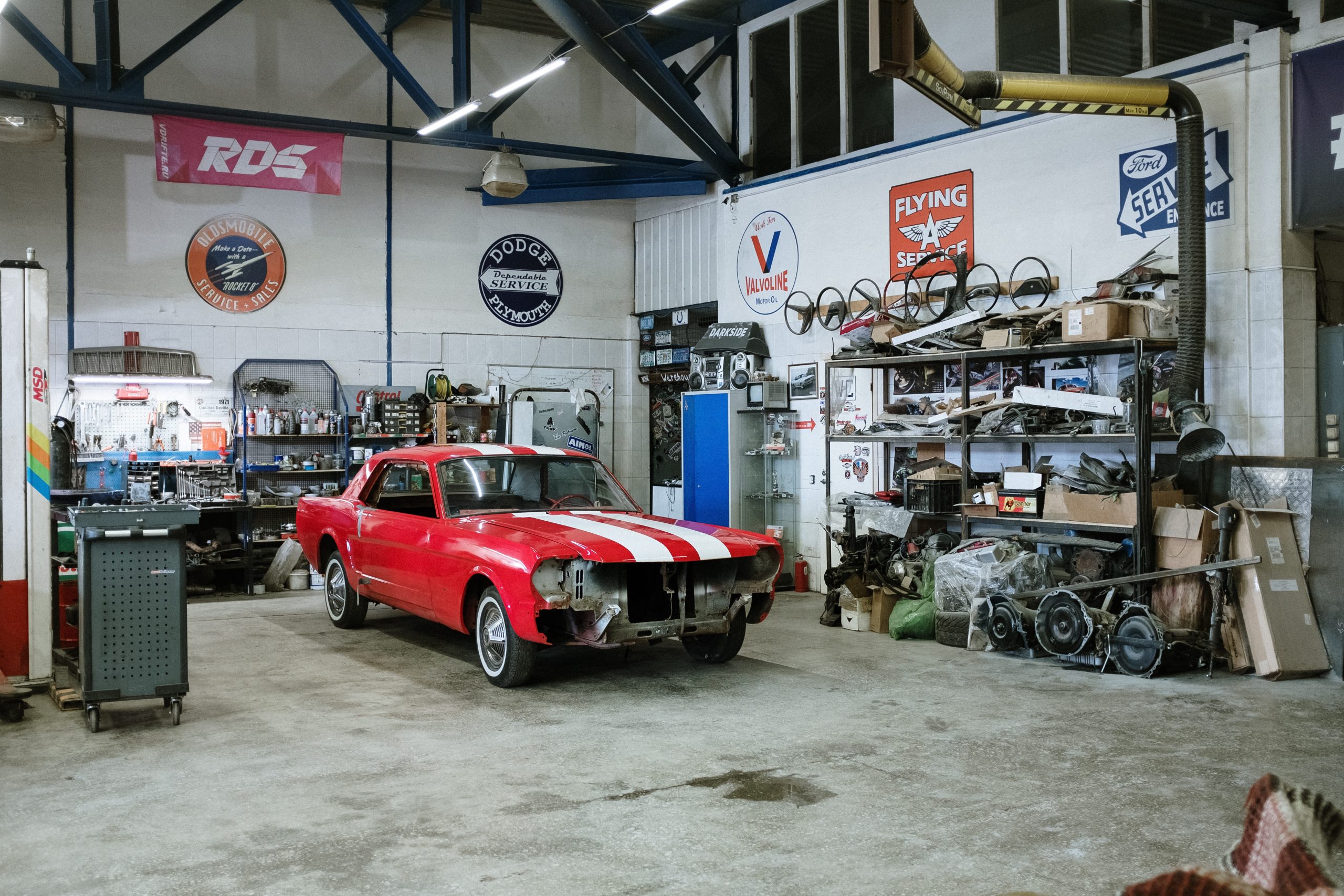 De ultieme gids voor werkkleding in de automotive industrie: Veiligheid, comfort en functionaliteit