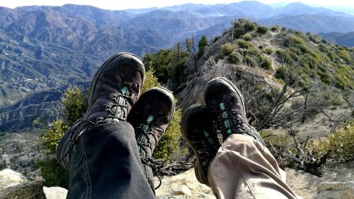Werkschoenen voor de avontuurlijke geest: Outdoor- en vrijetijdsgebruik + top 5 outdoor werkschoenen